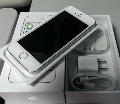 Brandnew Apple iPhone 5s,Samsung S4,BB 10,BB Porsc